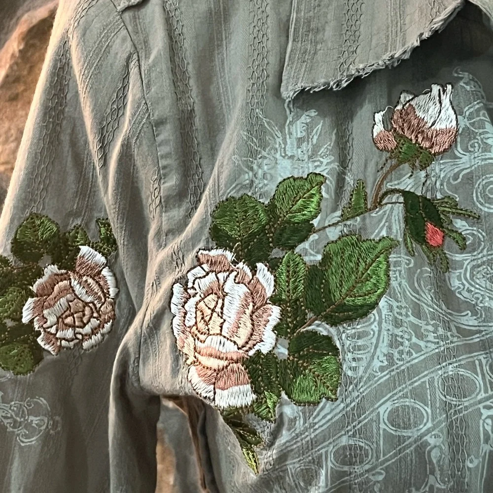 3J workshop button down top - Picture 2 of 10